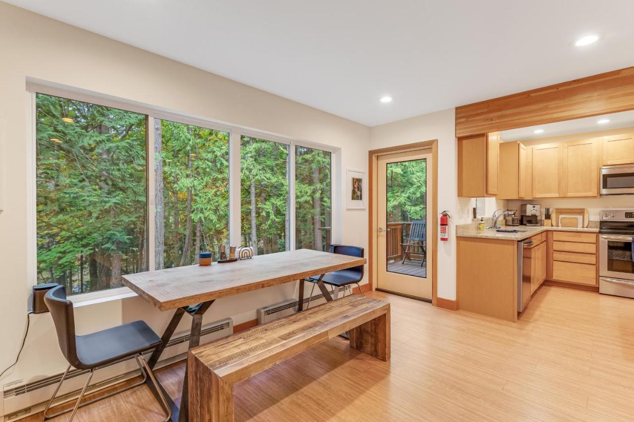 Mckinnis Hill Cabin Eastsound Экстерьер фото